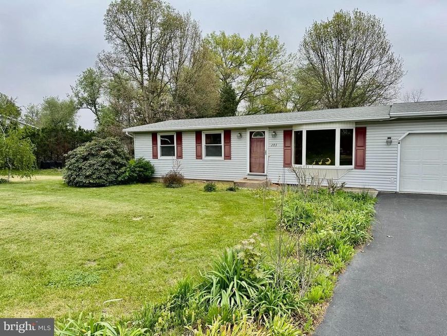 203 Shughart Avenue , Boiling Springs, PA 17007 Main Photo