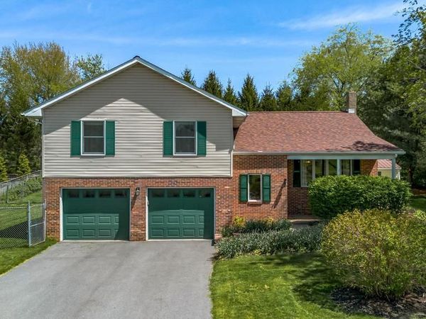 409 GOLDFINCH DRIVE , STATE COLLEGE, PA 16801