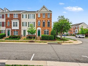 42822 SYKES TERRACE, CHANTILLY, VA 20152