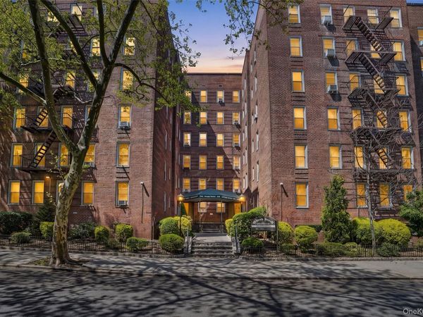2105 Wallace Avenue, Unit 2A, Bronx, NY 10462