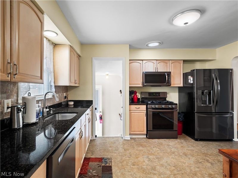 12305 Eastwood Boulevard, Garfield Heights, OH 44125 Photo 16