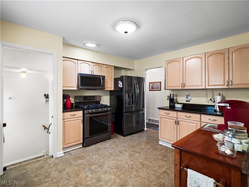 12305 Eastwood Boulevard, Garfield Heights, OH 44125 Photo 17
