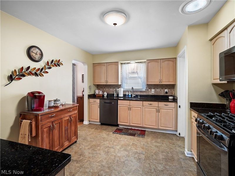 12305 Eastwood Boulevard, Garfield Heights, OH 44125 Photo 20