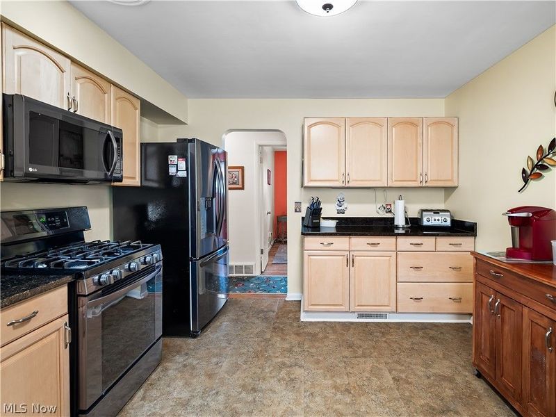 12305 Eastwood Boulevard, Garfield Heights, OH 44125 Photo 21