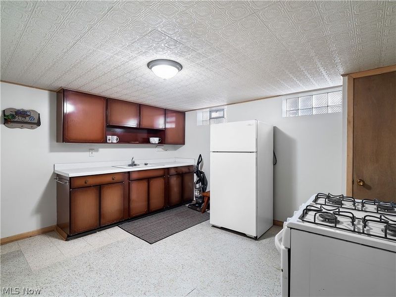 12305 Eastwood Boulevard, Garfield Heights, OH 44125 Photo 29
