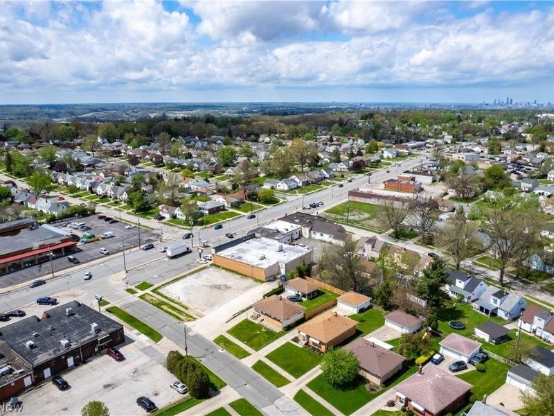 12305 Eastwood Boulevard, Garfield Heights, OH 44125 Photo 35