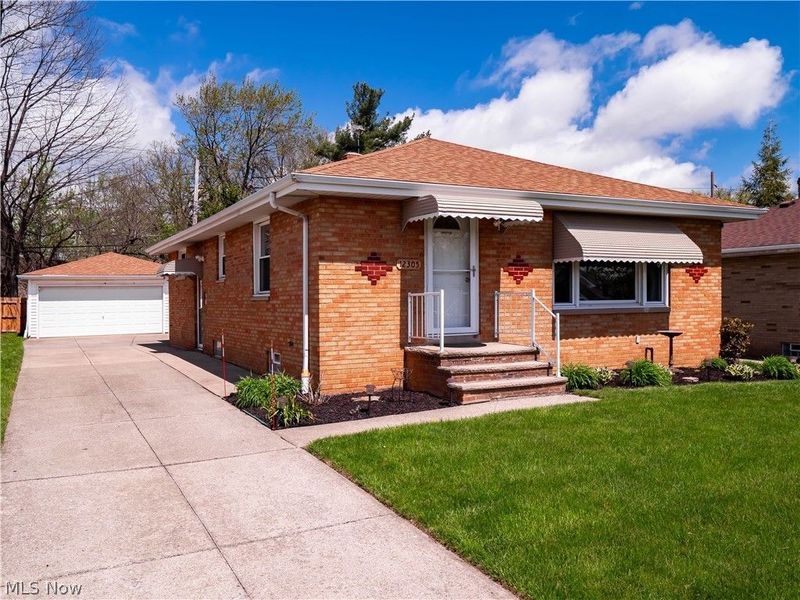 12305 Eastwood Boulevard, Garfield Heights, OH 44125 Photo 4