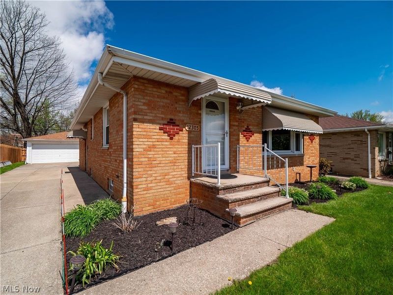 12305 Eastwood Boulevard, Garfield Heights, OH 44125 Photo 5