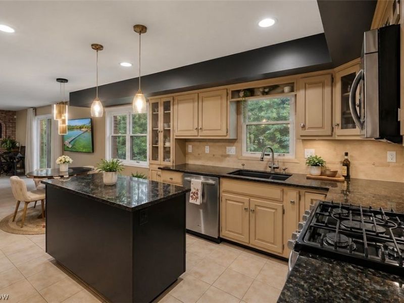 106 Lethbridge Circle , Akron, OH 44321 Photo 11