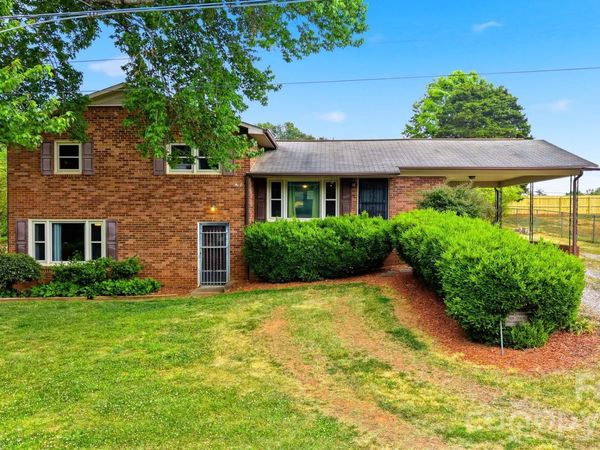 1329 33rd Street SE, Conover, NC 28613