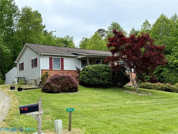 327 Gilbert Street , Kilmarnock, VA 22482