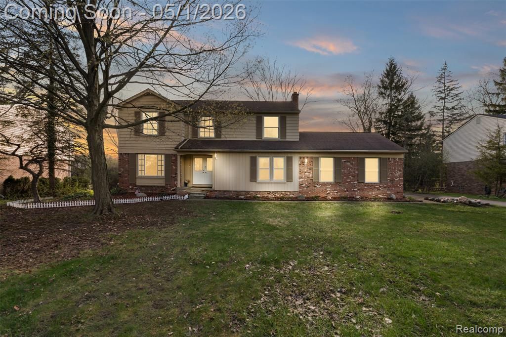 5686 Stratford Drive, West Bloomfield Township, MI 48322 Main Photo