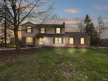 5686 Stratford Drive, West Bloomfield Twp, MI 48322