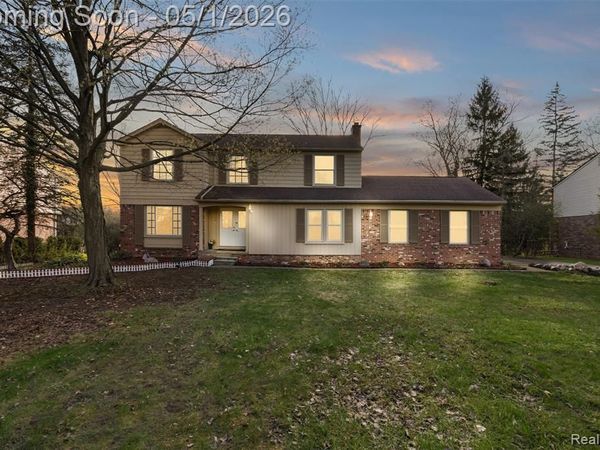 5686 Stratford Drive, West Bloomfield Twp, MI 48322