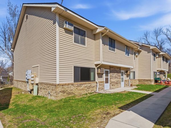 64 E 13th Street, Waconia, MN 55387