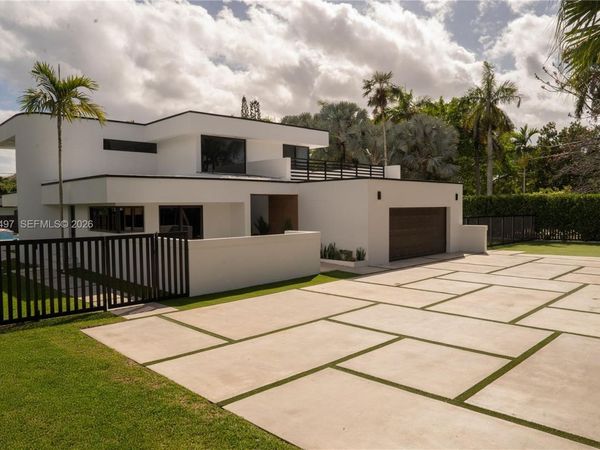 10475 SW 72nd Ave, Pinecrest, FL 33156