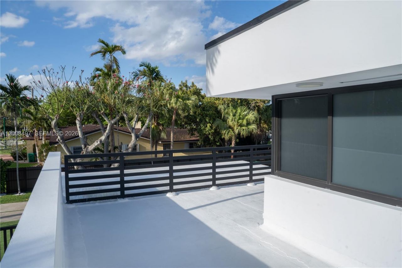 10475 SW 72nd Ave, Pinecrest, FL 33156 Photo