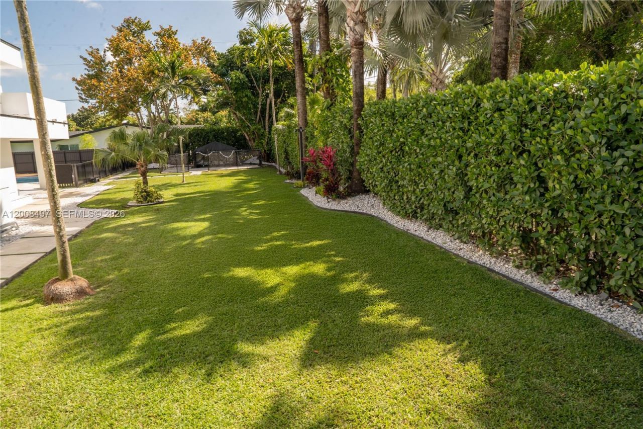 10475 SW 72nd Ave, Pinecrest, FL 33156 Photo