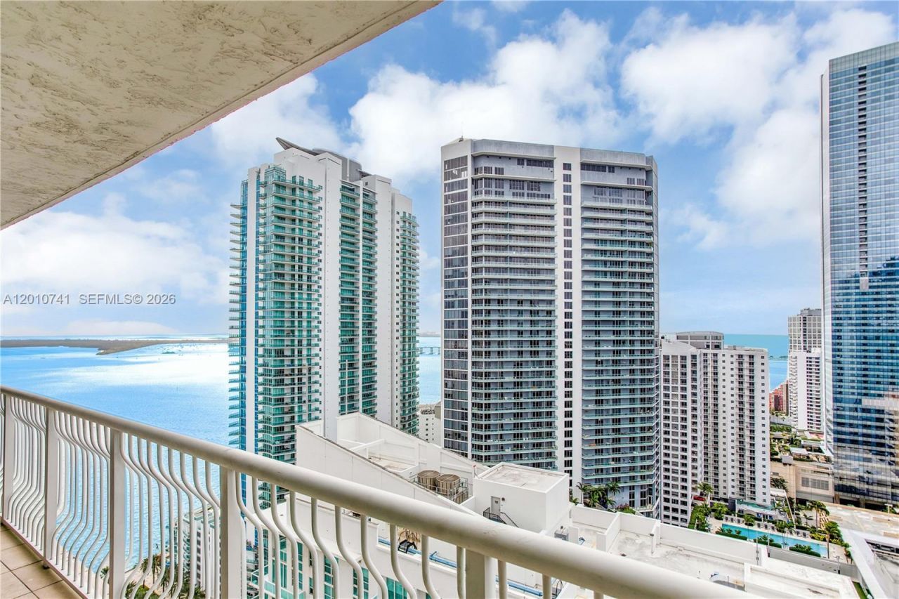 1200 Brickell Bay Dr, Unit 3515, Miami, FL 33131 Photo