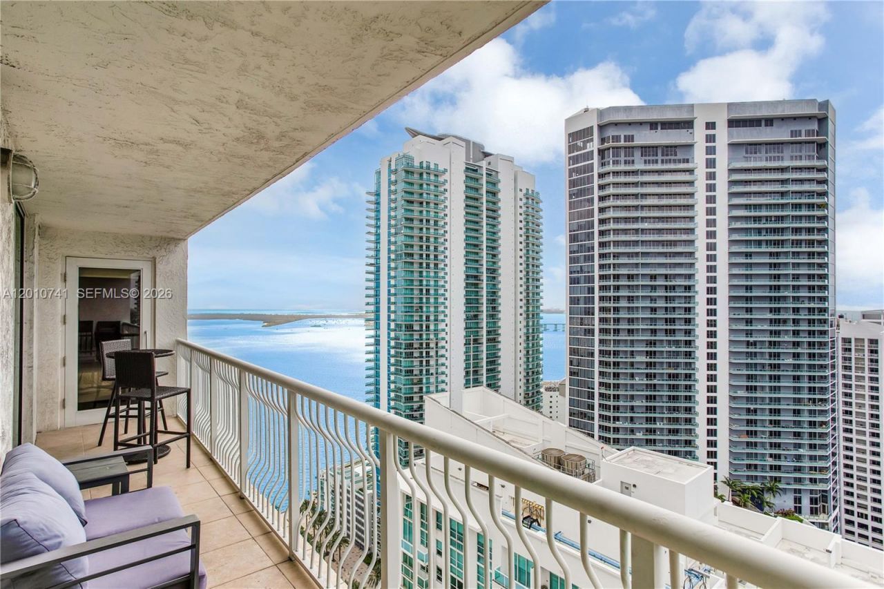 1200 Brickell Bay Dr, Unit 3515, Miami, FL 33131 Photo