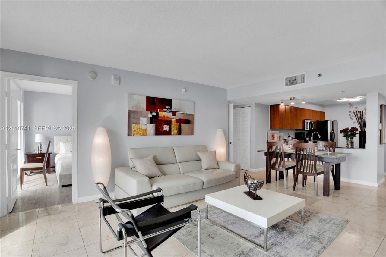 1200 Brickell Bay Dr, Unit 3515, Miami, FL 33131 Photo