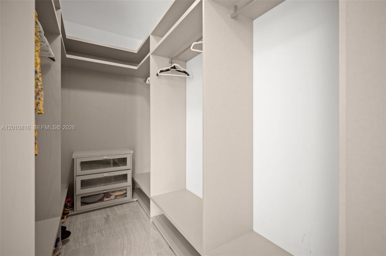 88 SW 7th St, Unit PH4301, Miami, FL 33130 Photo