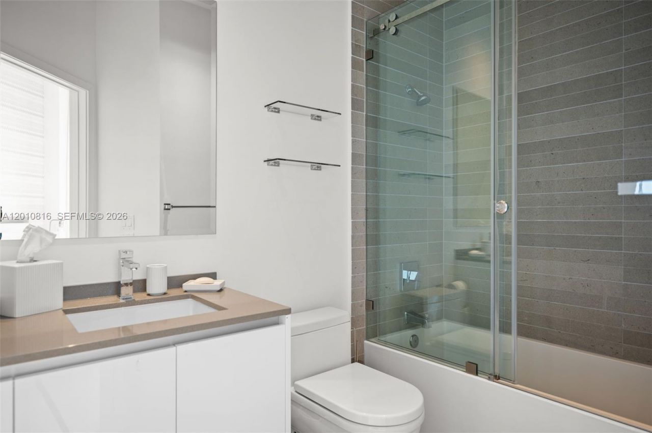 88 SW 7th St , Unit PH4301, Miami, FL 33130 Photo