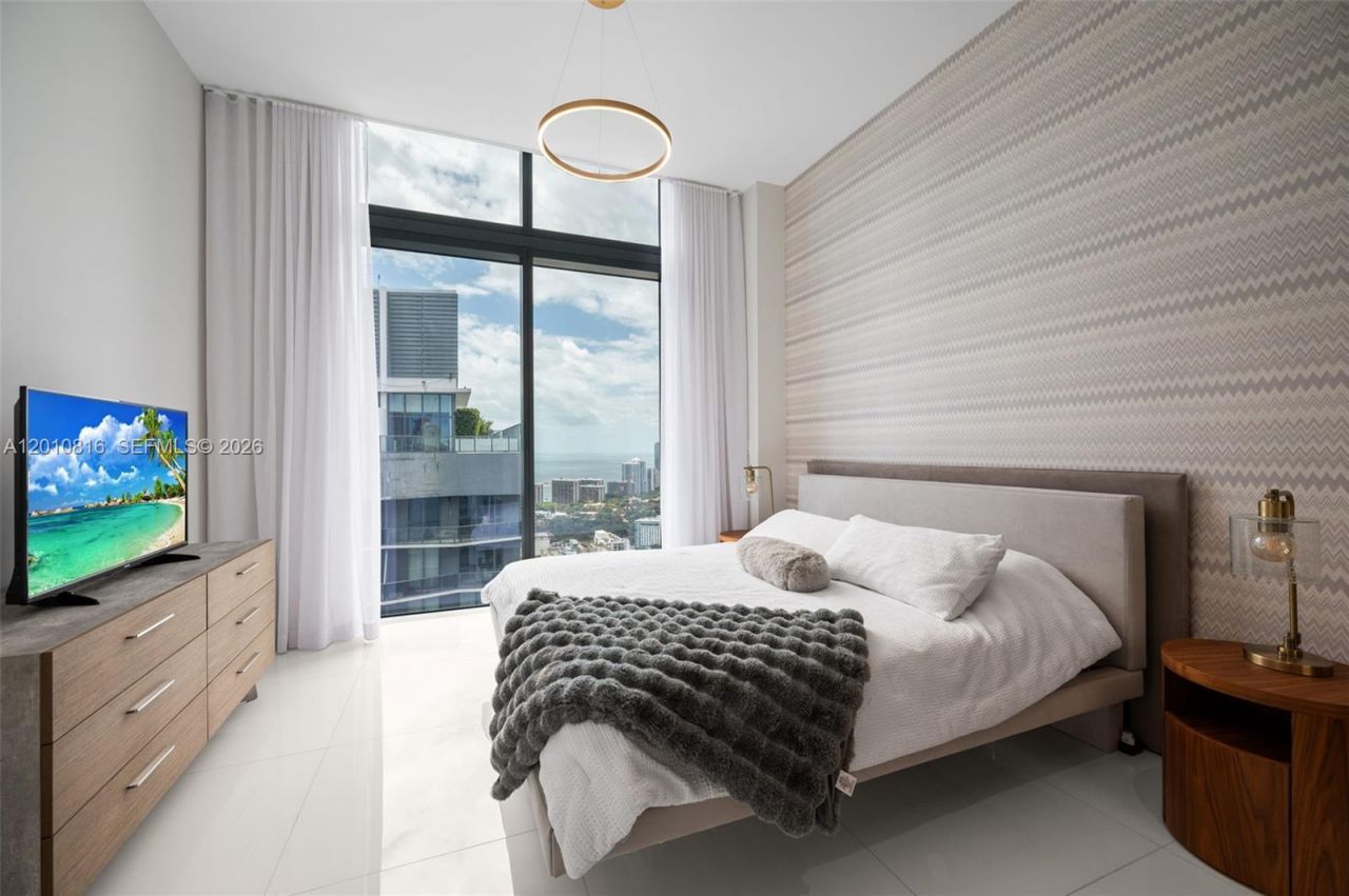 88 SW 7th St , Unit PH4301, Miami, FL 33130 Photo
