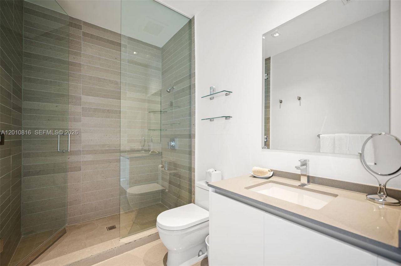 88 SW 7th St, Unit PH4301, Miami, FL 33130 Photo
