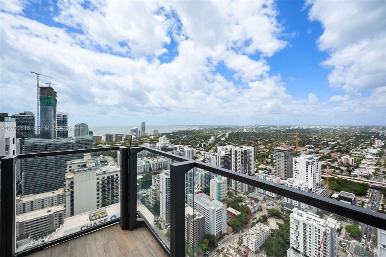 88 SW 7th St, Unit PH4301, Miami, FL 33130 Photo