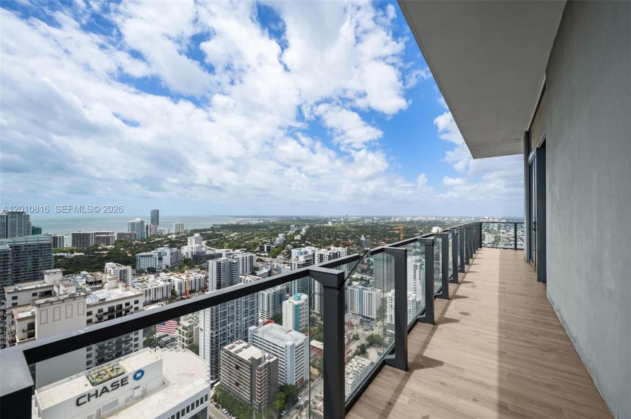 88 SW 7th St , Unit PH4301, Miami, FL 33130 Photo