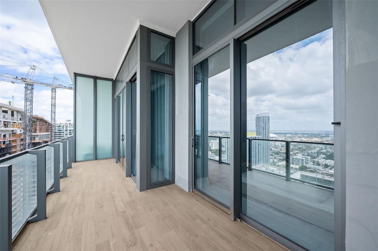 88 SW 7th St , Unit PH4301, Miami, FL 33130 Photo