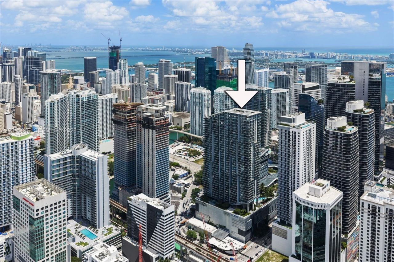 88 SW 7th St , Unit PH4301, Miami, FL 33130 Photo