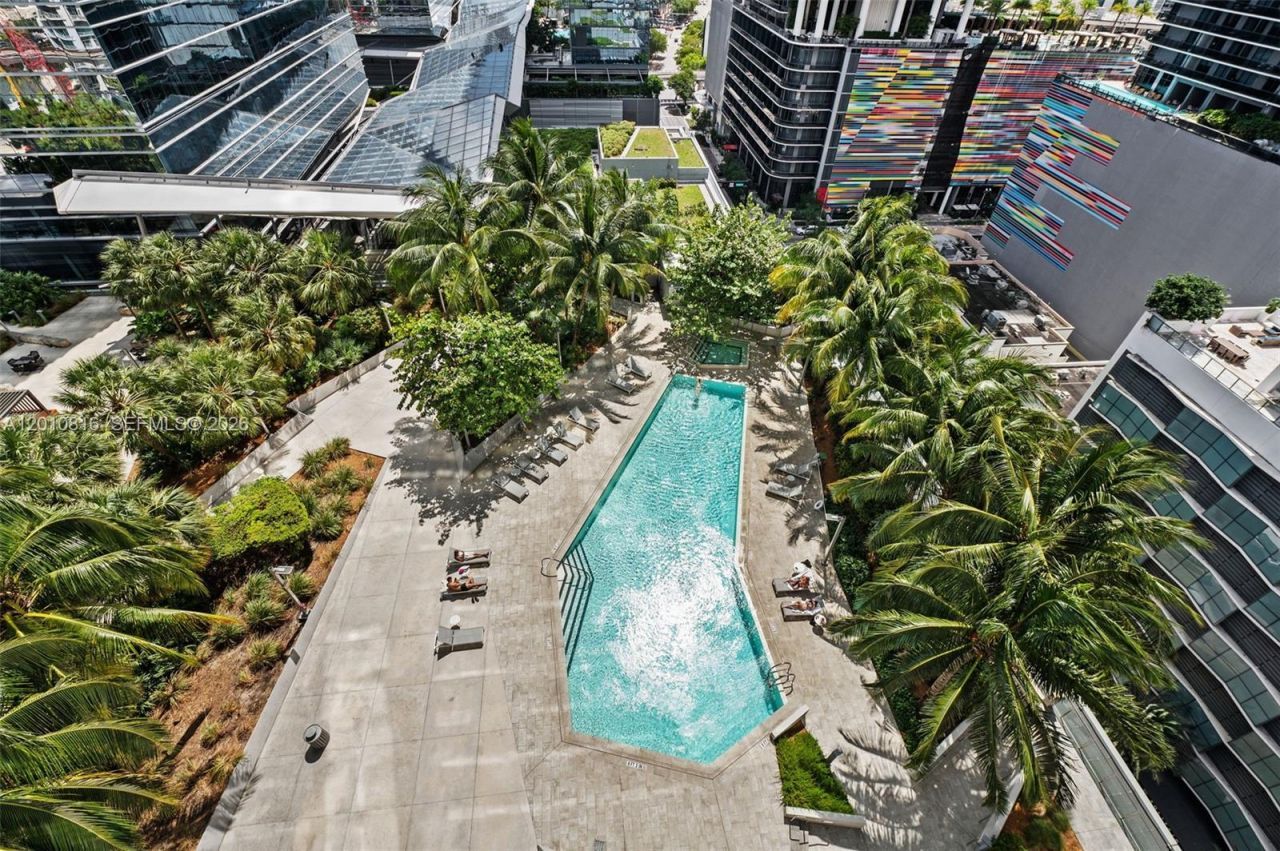 88 SW 7th St, Unit PH4301, Miami, FL 33130 Photo