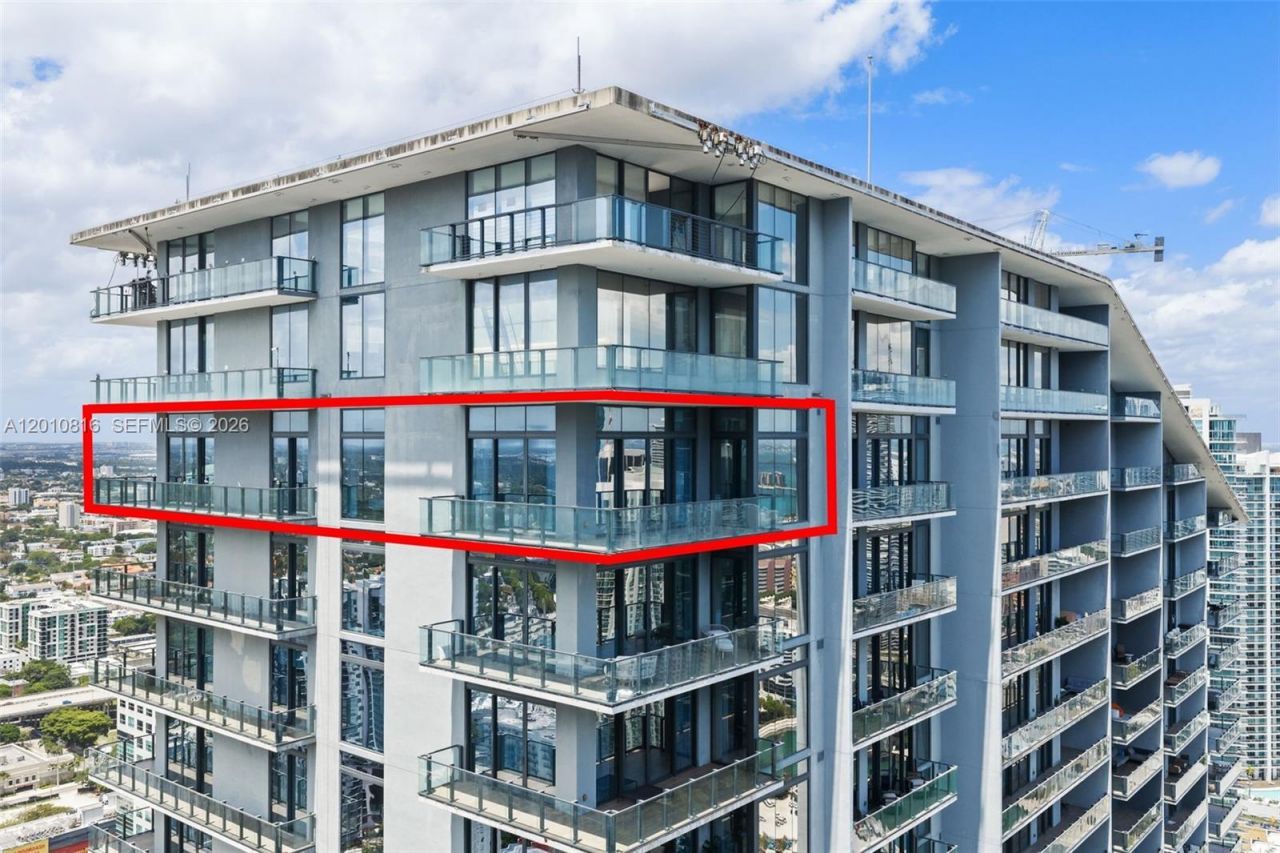88 SW 7th St , Unit PH4301, Miami, FL 33130 Photo