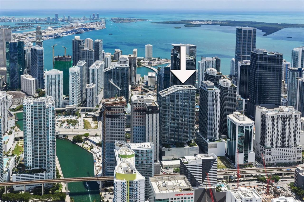 88 SW 7th St , Unit PH4301, Miami, FL 33130 Photo