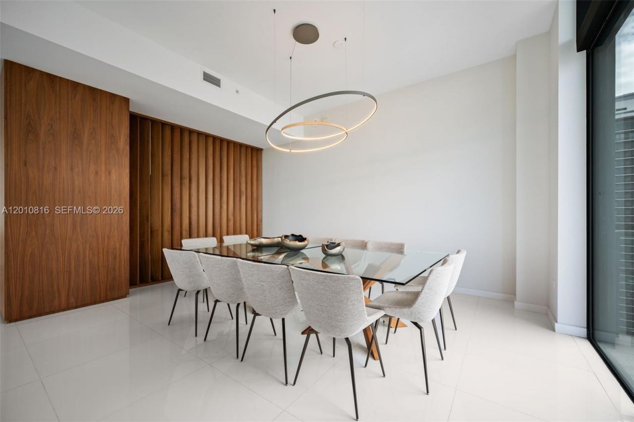 88 SW 7th St, Unit PH4301, Miami, FL 33130 Photo