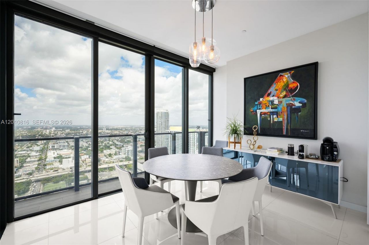 88 SW 7th St , Unit PH4301, Miami, FL 33130 Photo