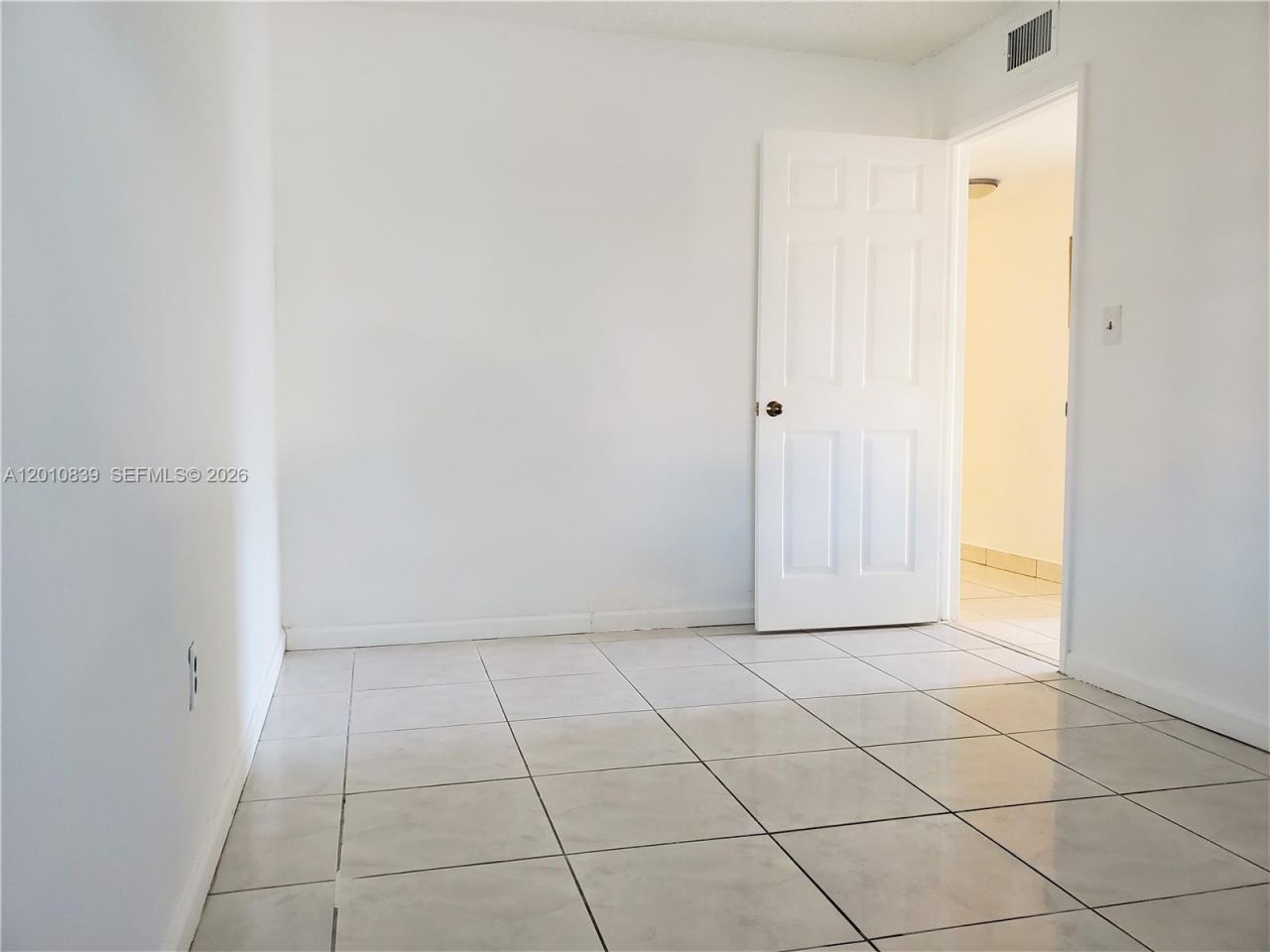 10020 NW 9th St Cir, Unit 102, Miami, FL 33172 Photo