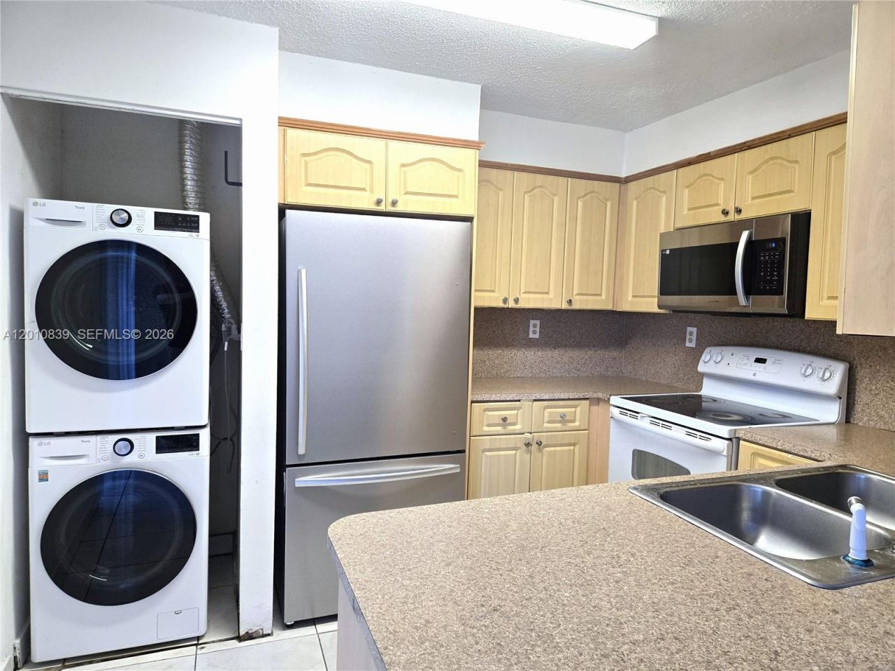 10020 NW 9th St Cir, Unit 102, Miami, FL 33172 Photo