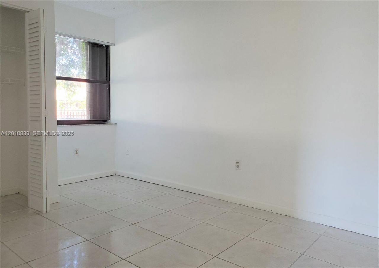 10020 NW 9th St Cir, Unit 102, Miami, FL 33172 Photo