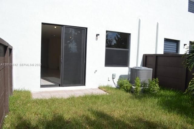 15862 NW 91st Ct, Unit 15862, Miami Lakes, FL 33018 Photo