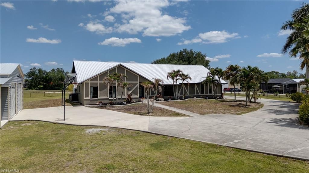 3440 Trail Dairy Cir, North Fort Myers, FL 33917 Photo