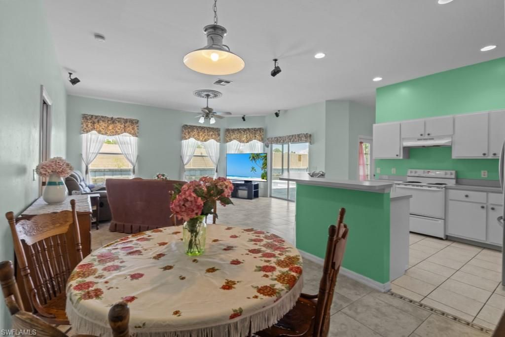 2429 Everest Pkwy, Cape Coral, FL 33904 Photo