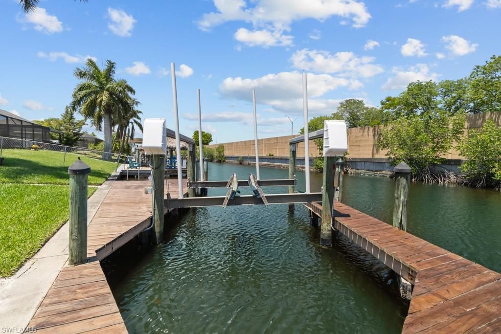 2429 Everest Pkwy, Cape Coral, FL 33904 Photo