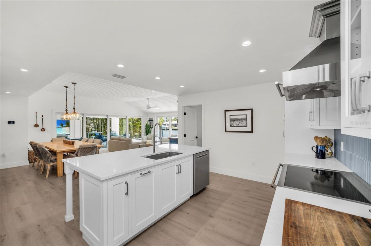 501 68th Street, Holmes Beach, FL 34217 Photo