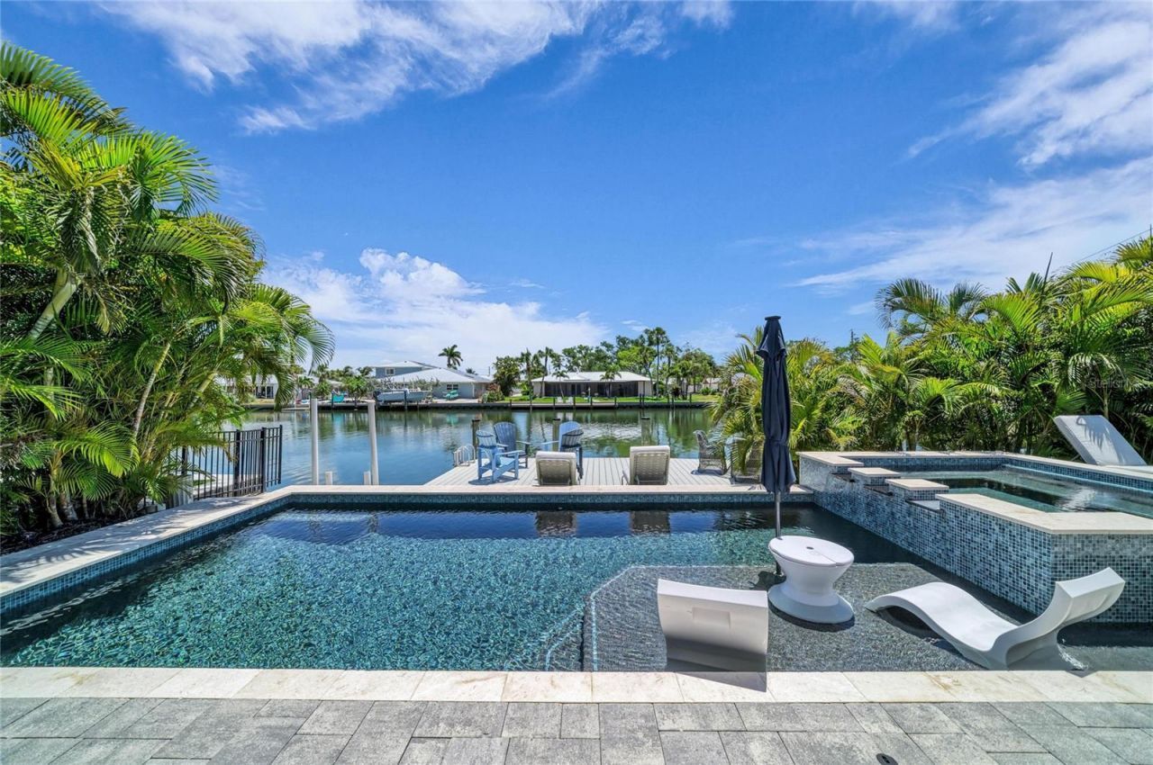 501 68th Street, Holmes Beach, FL 34217 Photo