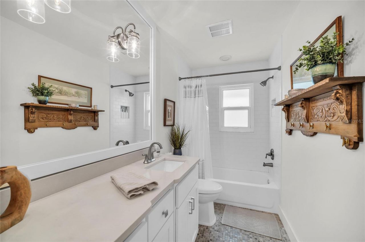 501 68th Street, Holmes Beach, FL 34217 Photo