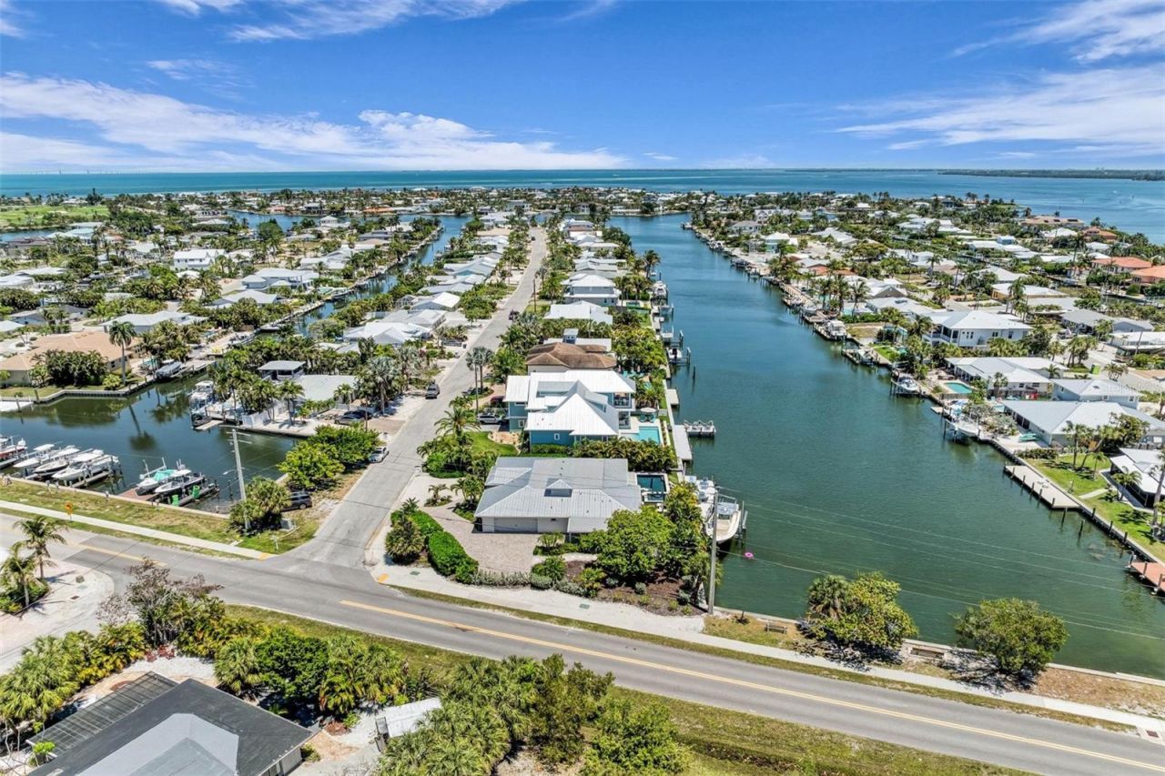 501 68th Street, Holmes Beach, FL 34217 Photo