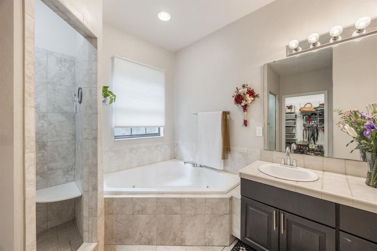 9902 SW 124th Terrace , Archer, FL 32618 Photo